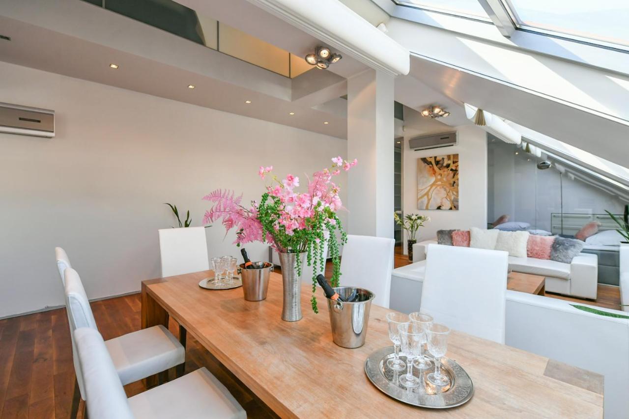 Luxury Central Penthouse With Sauna, Terrace, 250M2, 5Bdrm, 3Bthrm Prague Exterior photo