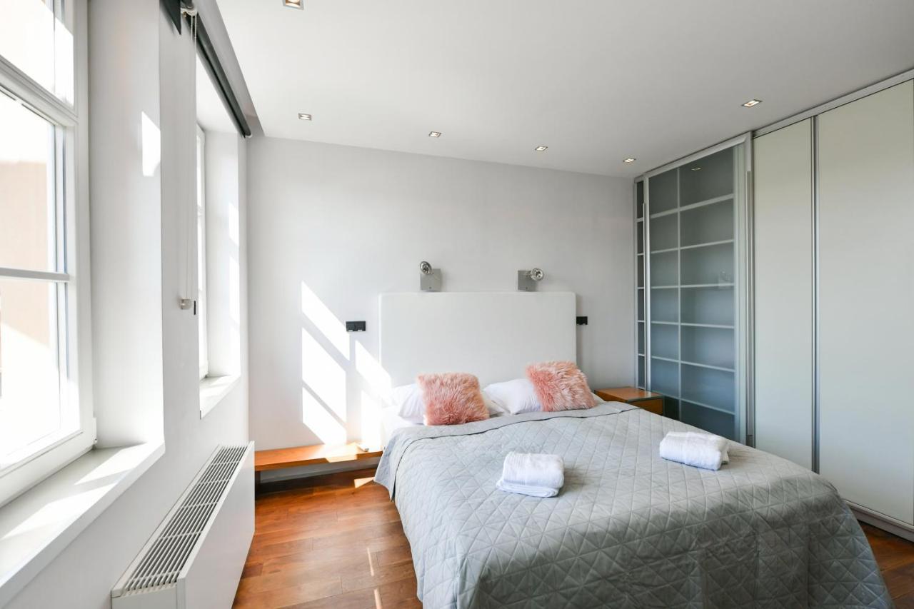 Luxury Central Penthouse With Sauna, Terrace, 250M2, 5Bdrm, 3Bthrm Prague Exterior photo