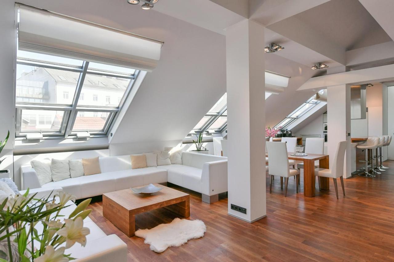 Luxury Central Penthouse With Sauna, Terrace, 250M2, 5Bdrm, 3Bthrm Prague Exterior photo